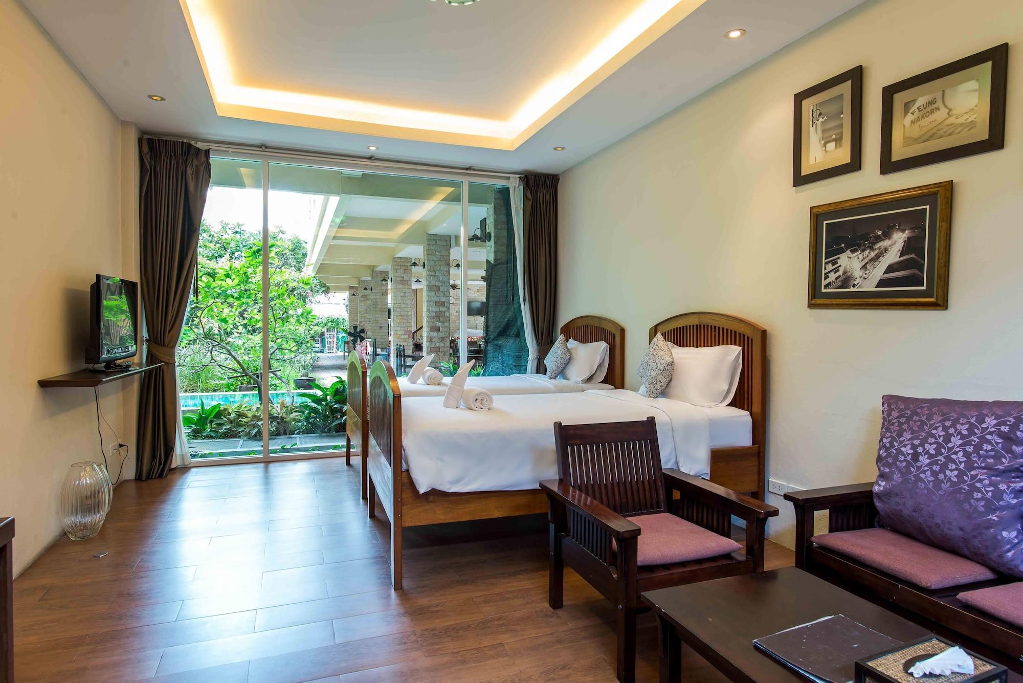 Feung Nakorn Balcony Rooms And Cafe Bangkok Luaran gambar